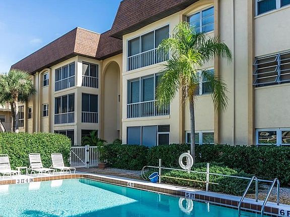 2nd image of 101 Park Blvd N #208