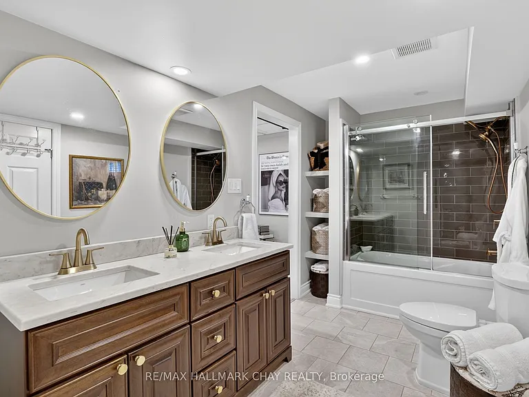 46 Essa Rd #LOWER — Photo 14