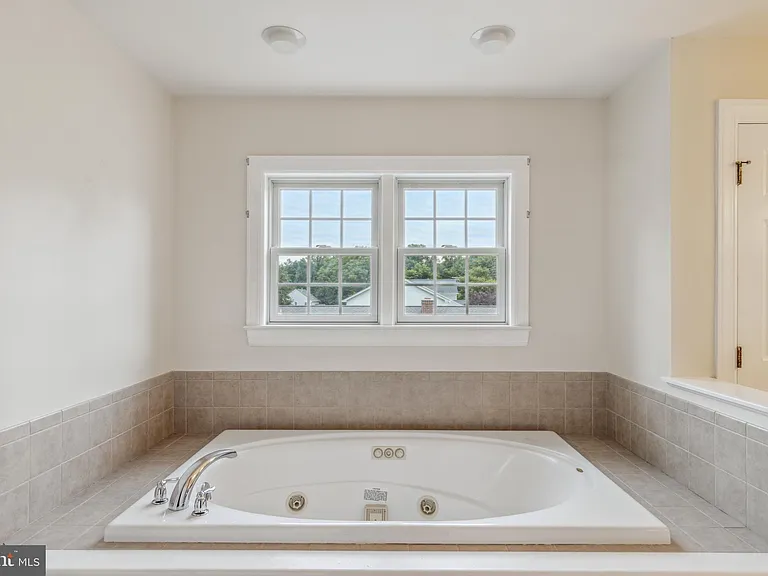 9818 Lyons Mill Rd — Photo 31