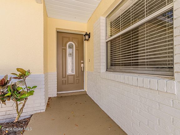 4th image of 2827 Dunhill Dr