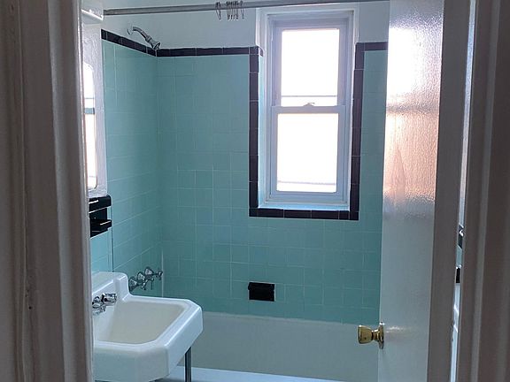 4th image of 585 McLean Ave #11111