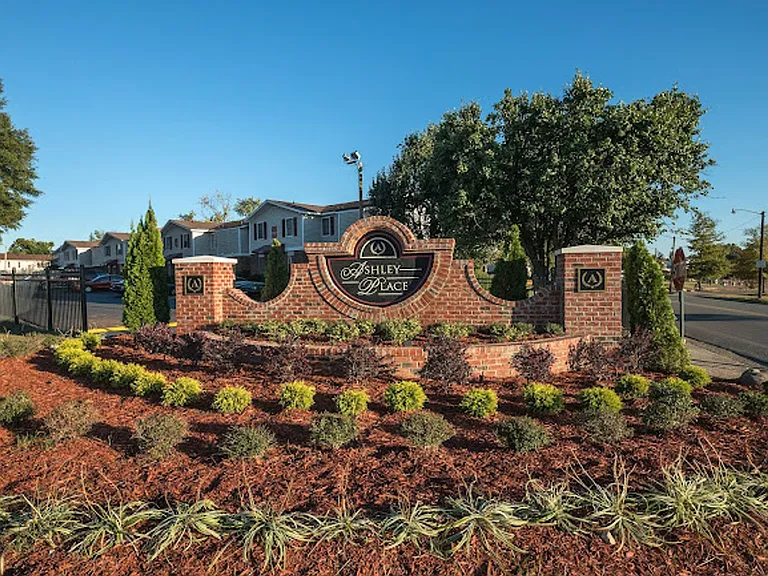 Ashley Place — Photo 1