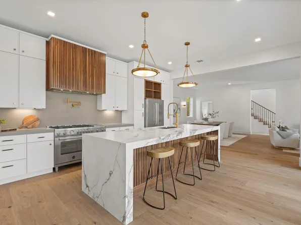 309 Avenue Of Oaks St, Houston, TX 77009