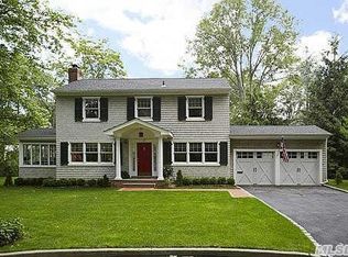 2 Birch Ln, Garden City, NY 11530