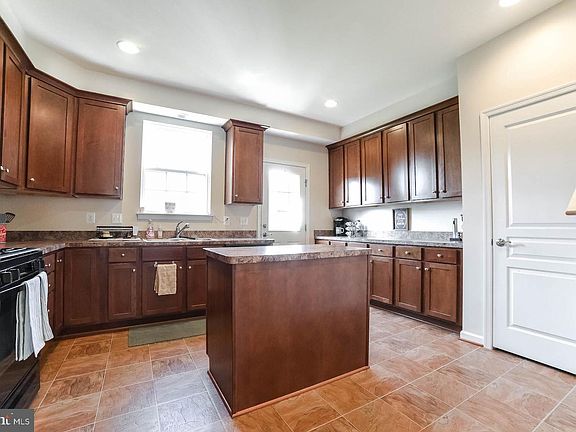 5th image of 43549 Marguerite Way