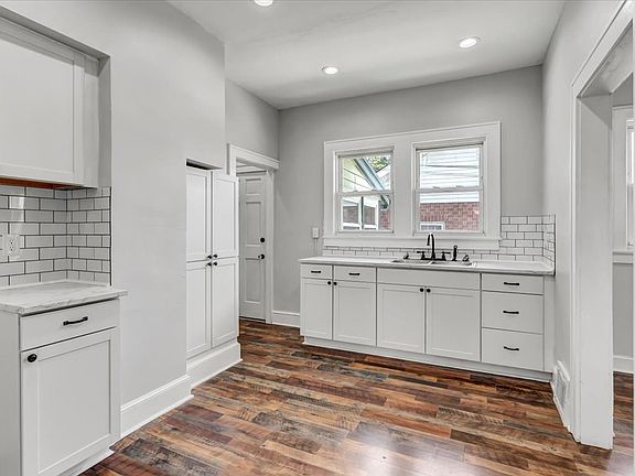 4th image of 410 N Hill St