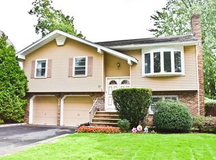 22 Stann Pl, Rochelle Park, NJ 07662