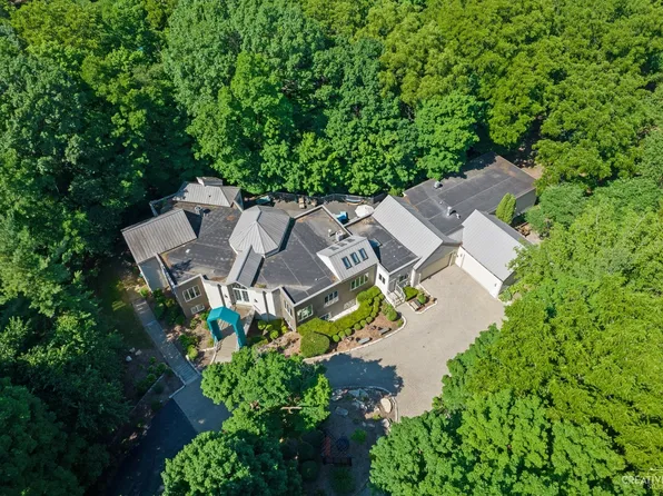 36W705 Stoneleat Rd, St Charles, IL 60175