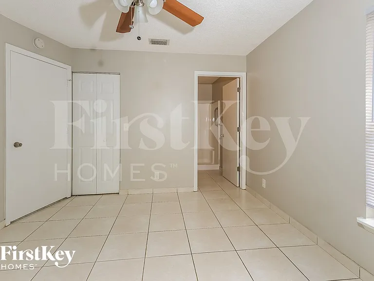 5709 Boynton Cres — Photo 9