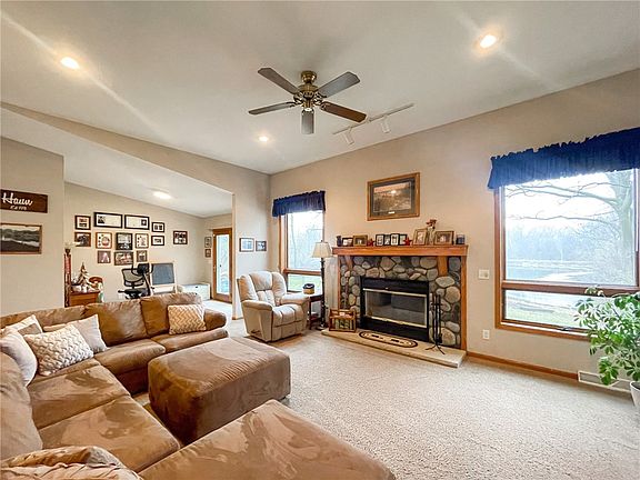3rd image of 6016 NE 118th Ave