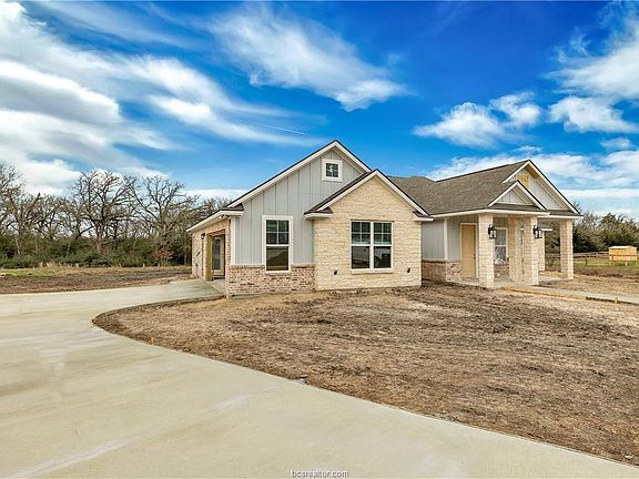 2nd image of 4047 Golden Eagle Dr