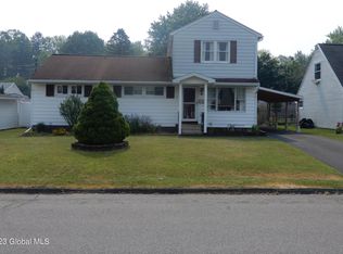 14 Dunham St, Troy, NY 12180