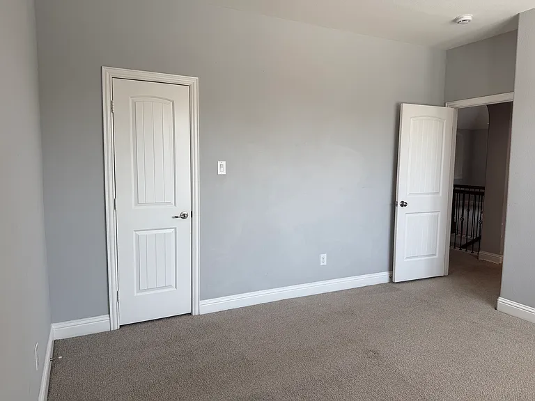 2417 Kingsgate Dr — Photo 41