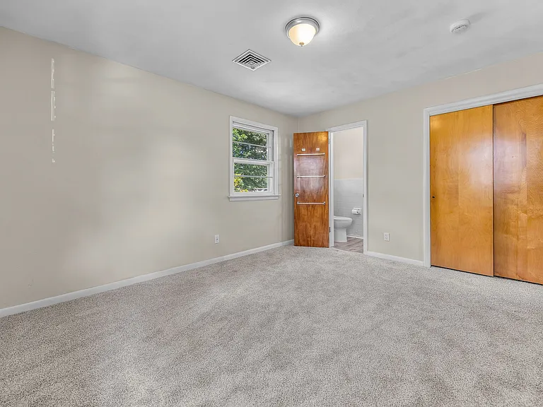 Lindbergh Ave — Photo 10