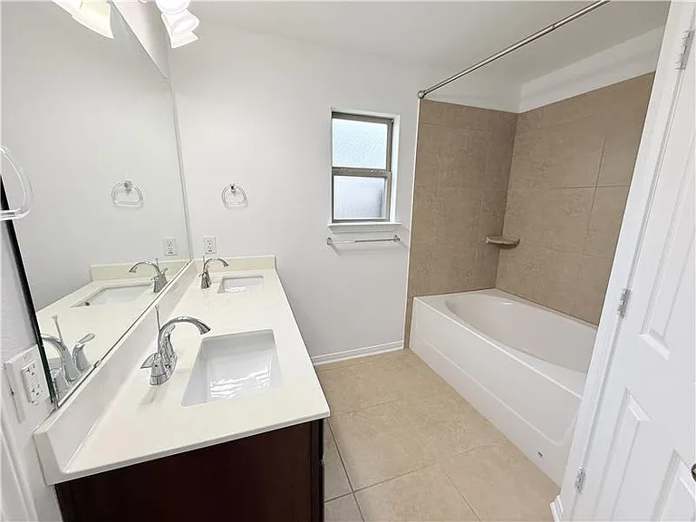 531 Parkfield Ln — Photo 20