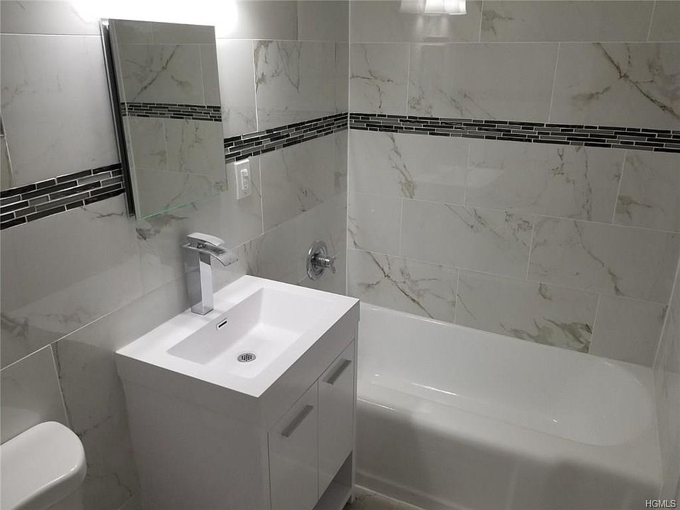 1st image of 8 Fordham Hill Oval APT 8C