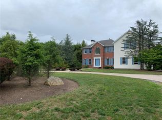 20 Juniper Dr, East Greenwich, RI 02818
