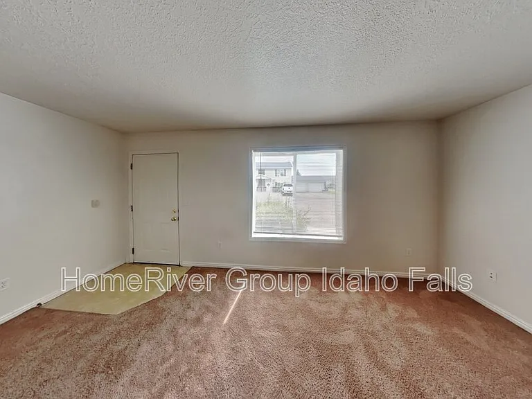 1350 Midway Ave #2 — Photo 6