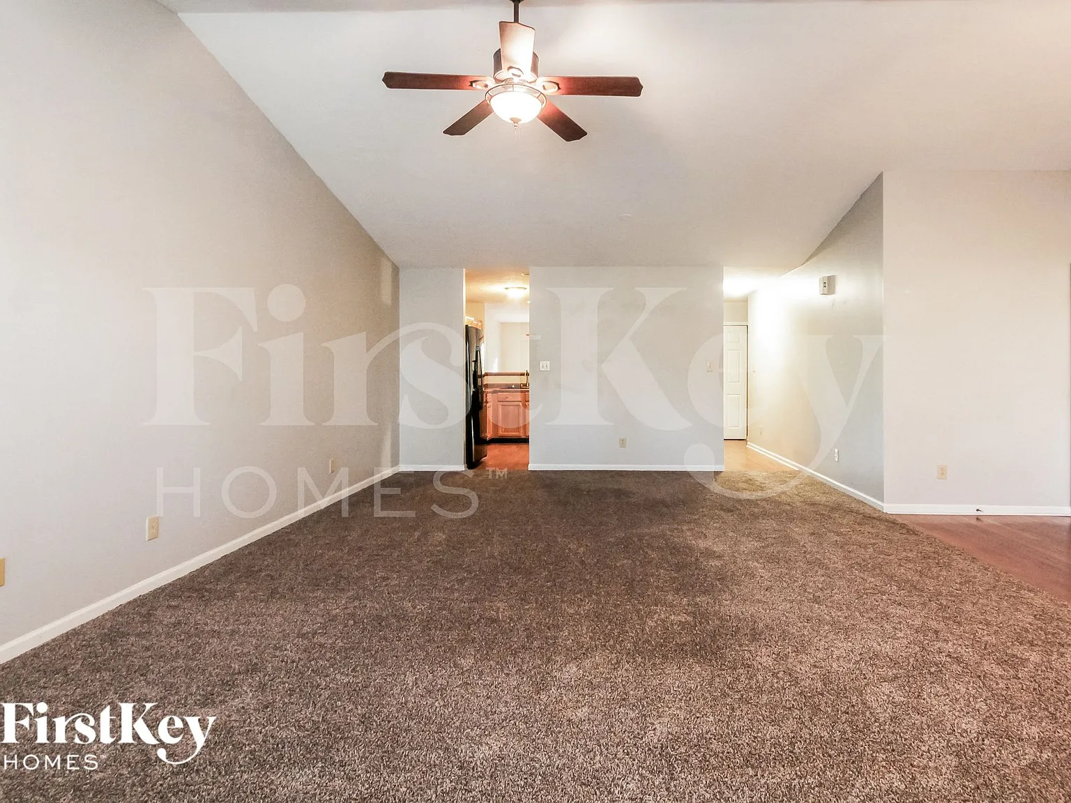 3 bed, 2.0 bath, 1666 sqft, $2,240 — Photo 2