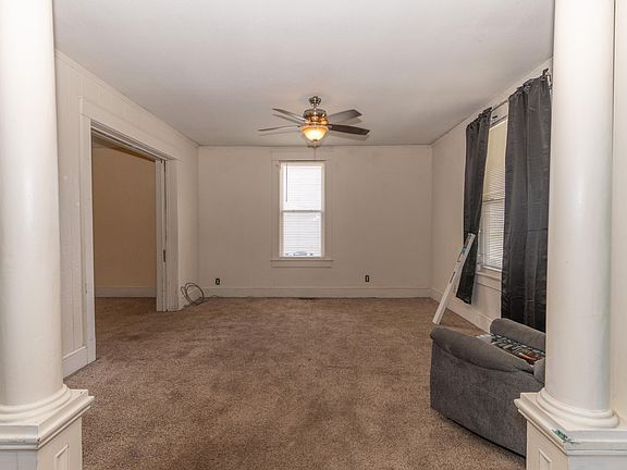 3rd image of 334 E Rollins St