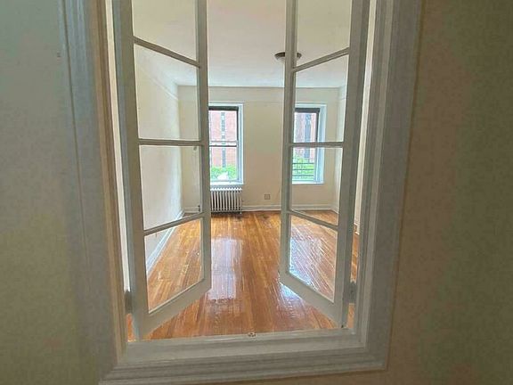 4th image of 173 E 92nd St #4D
