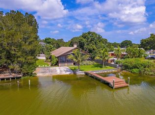 10505 Lake Breeze Dr, Seminole, FL 33772