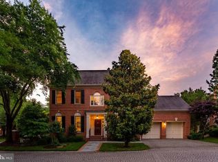 7907 Sandalfoot Dr, Potomac, MD 20854