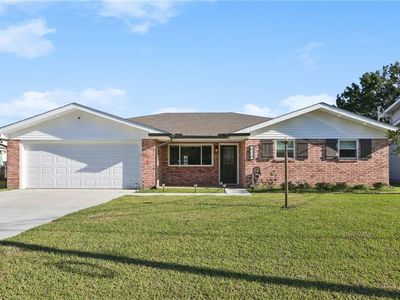 414 Moncla Ave, Belle Chasse, LA, 70037