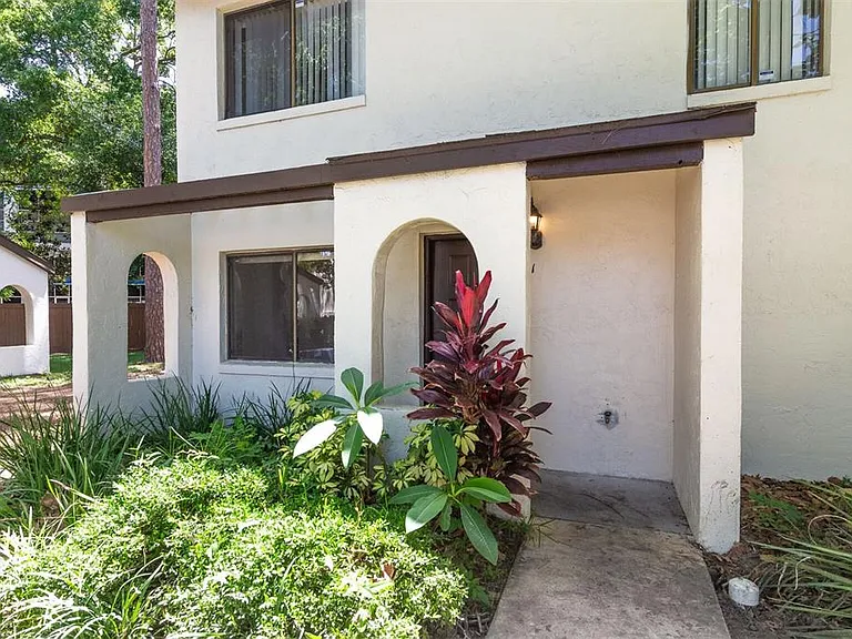 2635 SW 35th Pl #301 — Photo 3