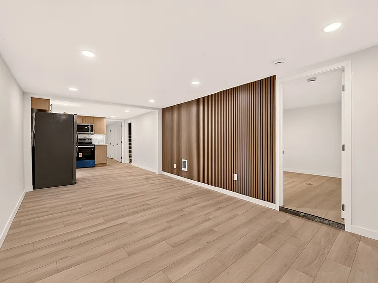 1920 11th Ave W #A — Photo 20