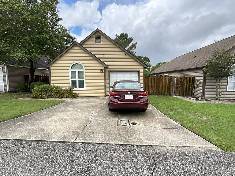 1204 Shipyard Blvd — Photo 1