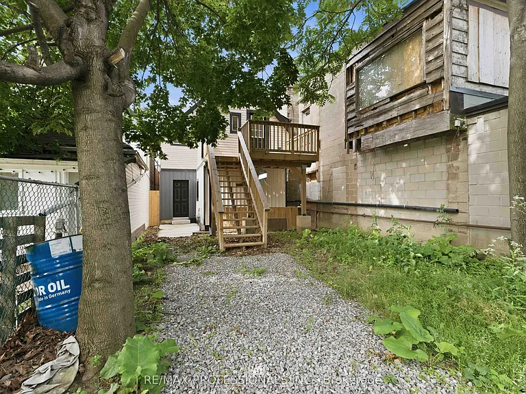 759 Barton St E #MAIN — Photo 20