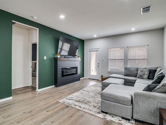 4th image of 808 Country Rd