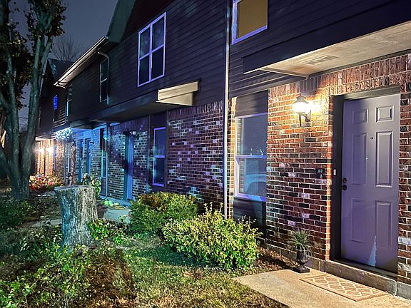 this complex is on a dead end street - very very safe and quiet after you walk into the
