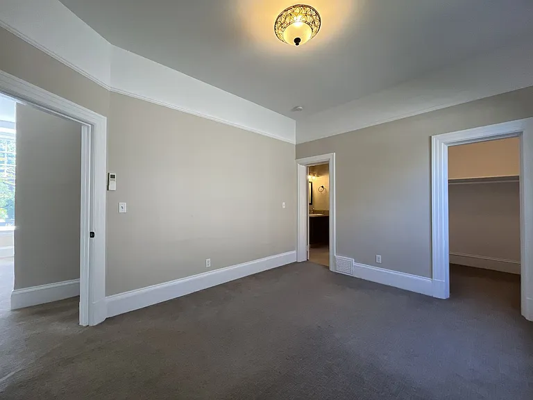 2850 NE Davis St — Photo 24