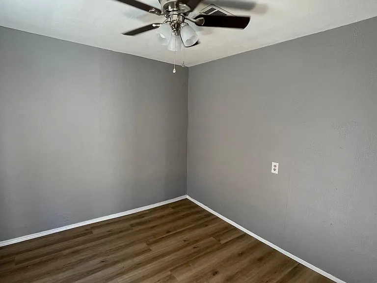 1240 E Fay St — Photo 3