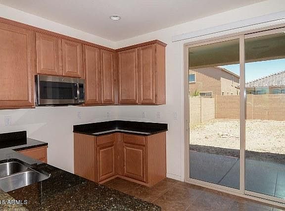 3rd image of 11752 W Maui