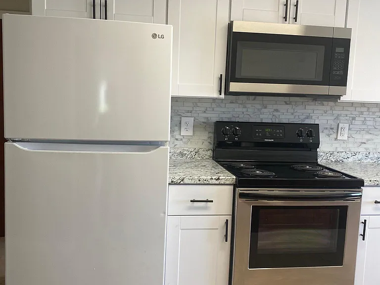 209 N Railroad St #C8 — Photo 16