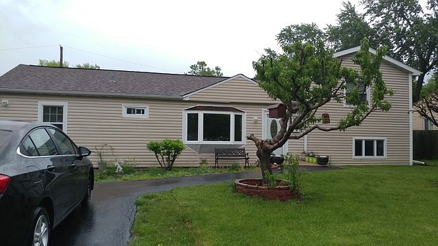 1st image of 202 Fairway Ln