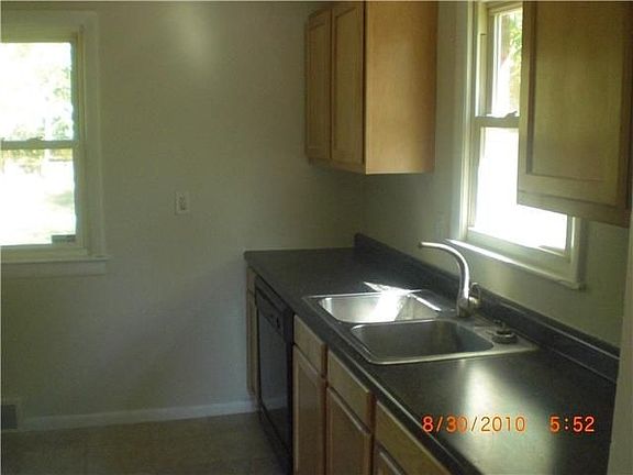 4th image of 5009 Indianola Ave