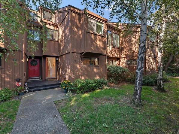 1691 Grant Rd, Mountain View, CA 94040