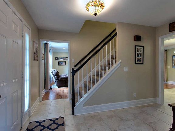 2nd image of 10468 Shadyside Ln