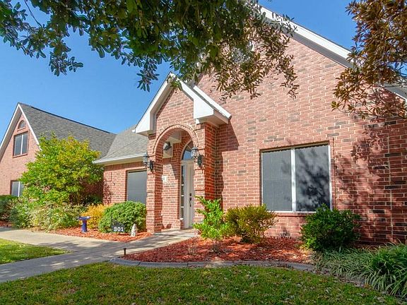 3rd image of 301 Rushcreek Dr