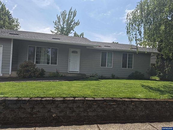 3rd image of 1996 Summercrest Dr S