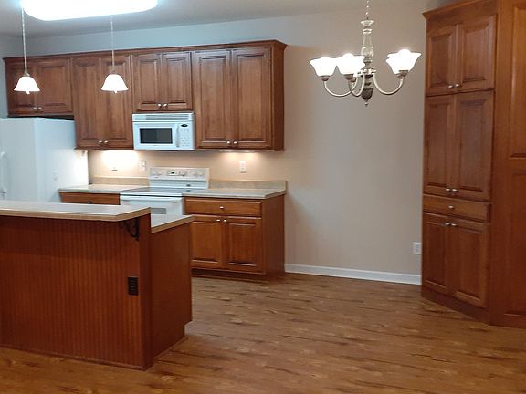 Kitchen with bar and room for table