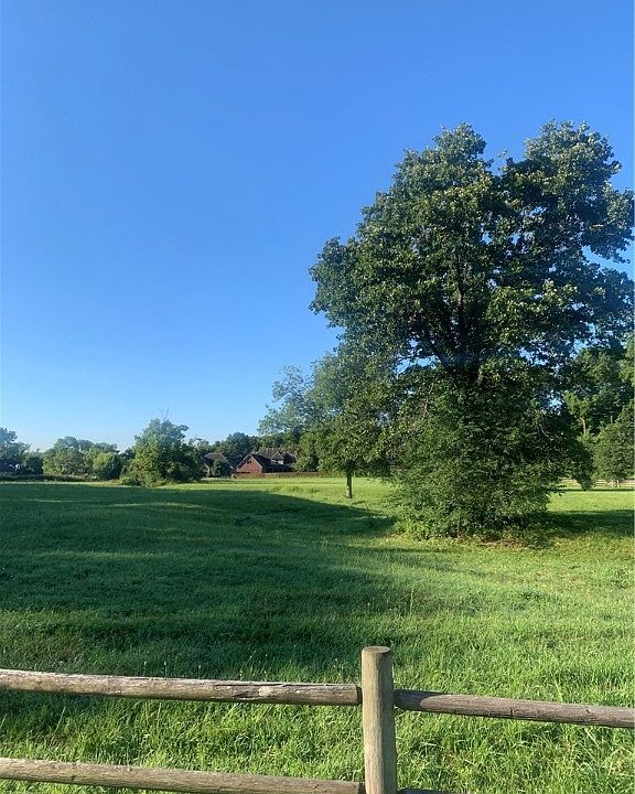 2nd image of Ozark Acres Dr