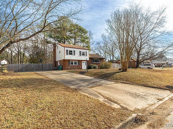 3rd image of 10913 London Dr