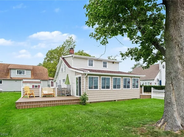 2016 Morningside Dr, Ashtabula, OH 44004