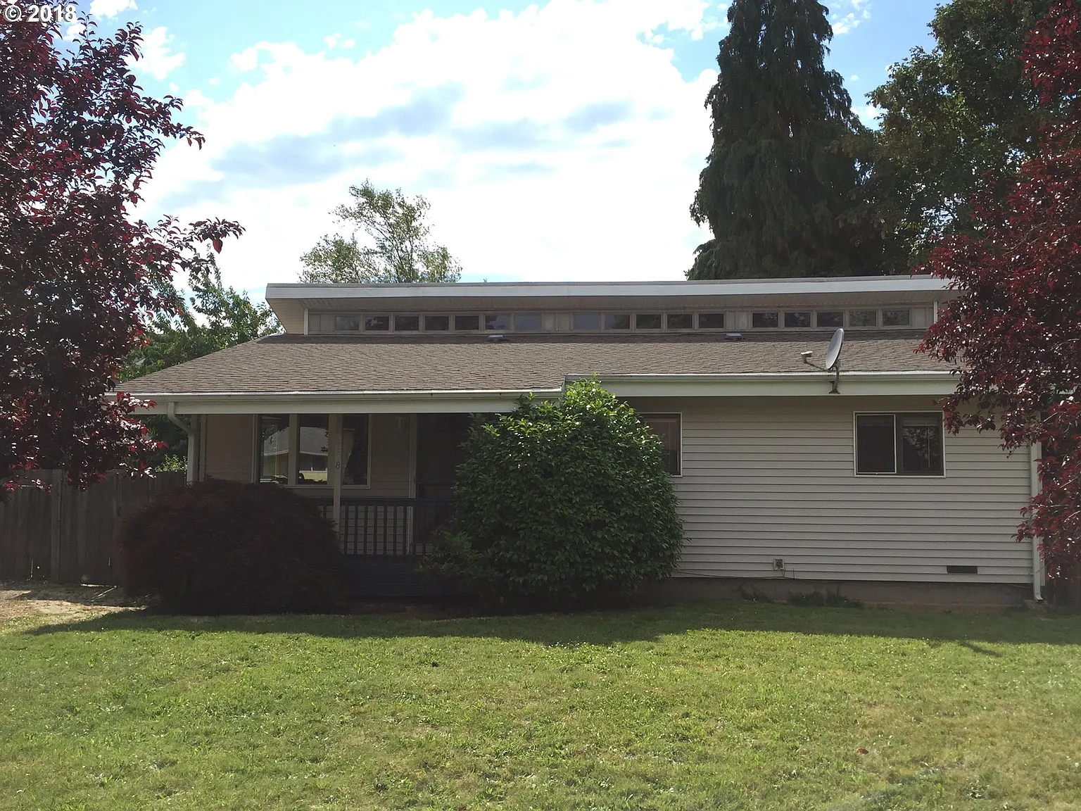 2258 Devos St photo 1