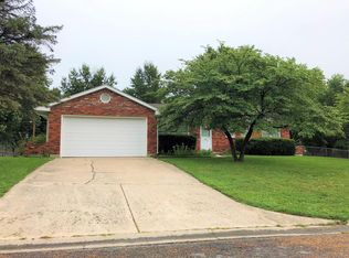 417 E High St, Marshall, MO 65340